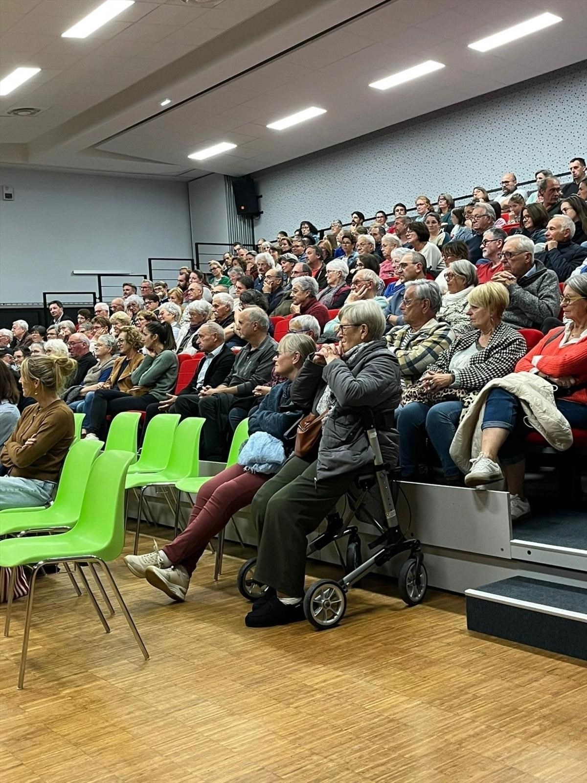 Salle comble pour la diffusion du film « Grappe de paroles »